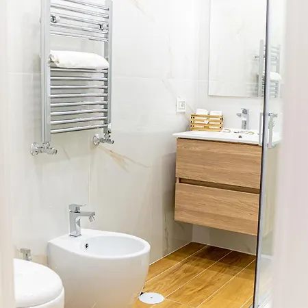 Bed & Breakfast White Gold