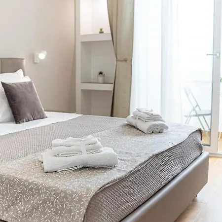 White Gold Bed and Breakfast 4*