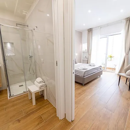 Bed and Breakfast White Gold