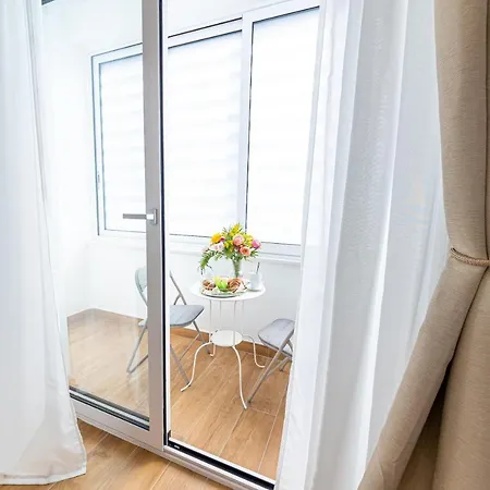 White Gold Bed and Breakfast 4*